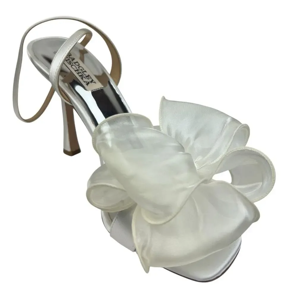 NWOB Badgley Mischka Nessie Bowed Stiletto Heel sz 8.5 White Bridal Wedding